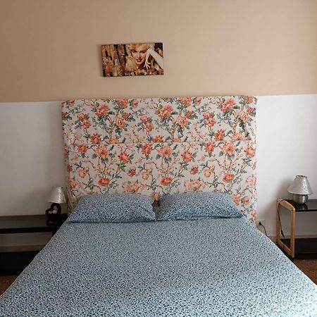 Affittacamere , Rooms Near Trastevere Station Рим Екстериор снимка