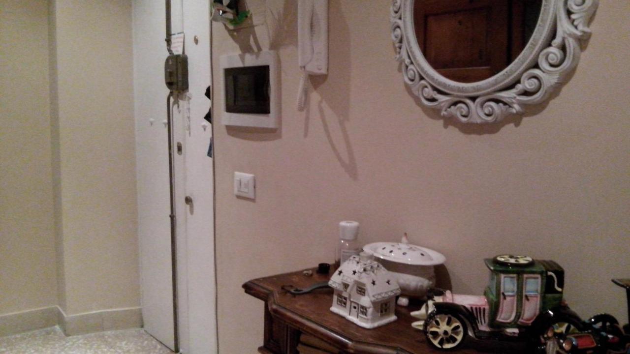 Affittacamere , Rooms Near Trastevere Station Рим Екстериор снимка