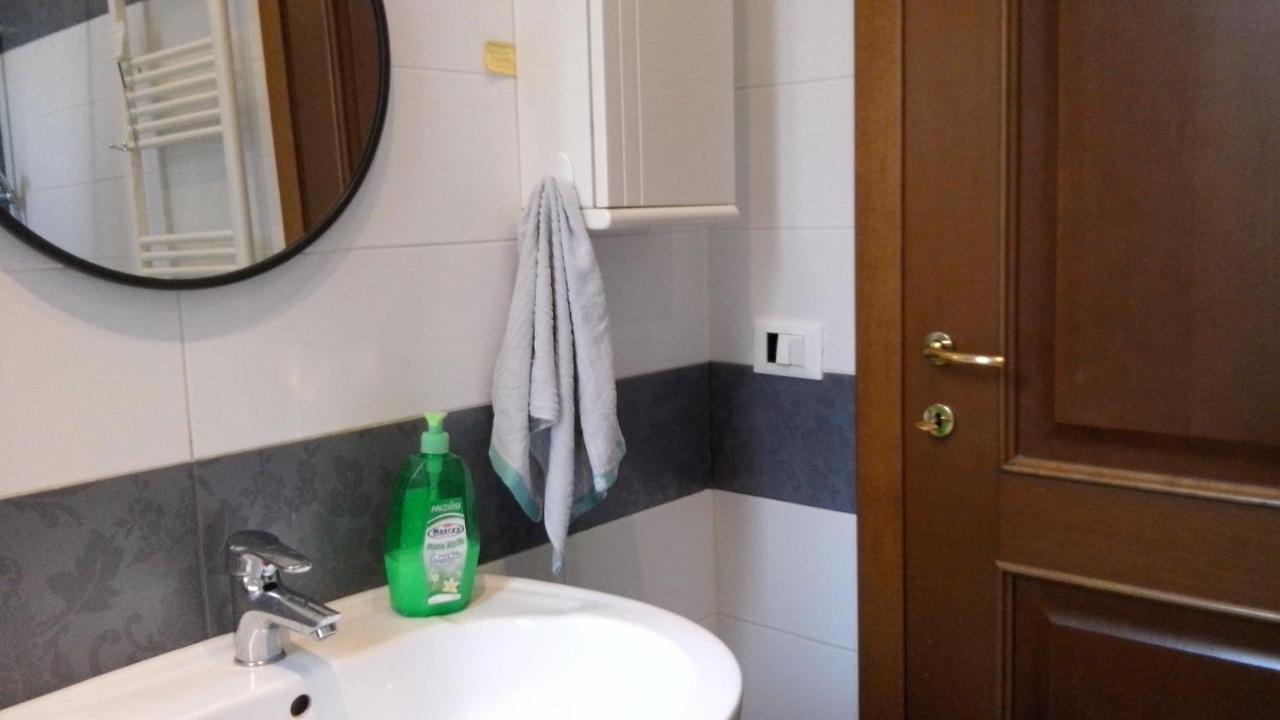 Affittacamere , Rooms Near Trastevere Station Рим Екстериор снимка
