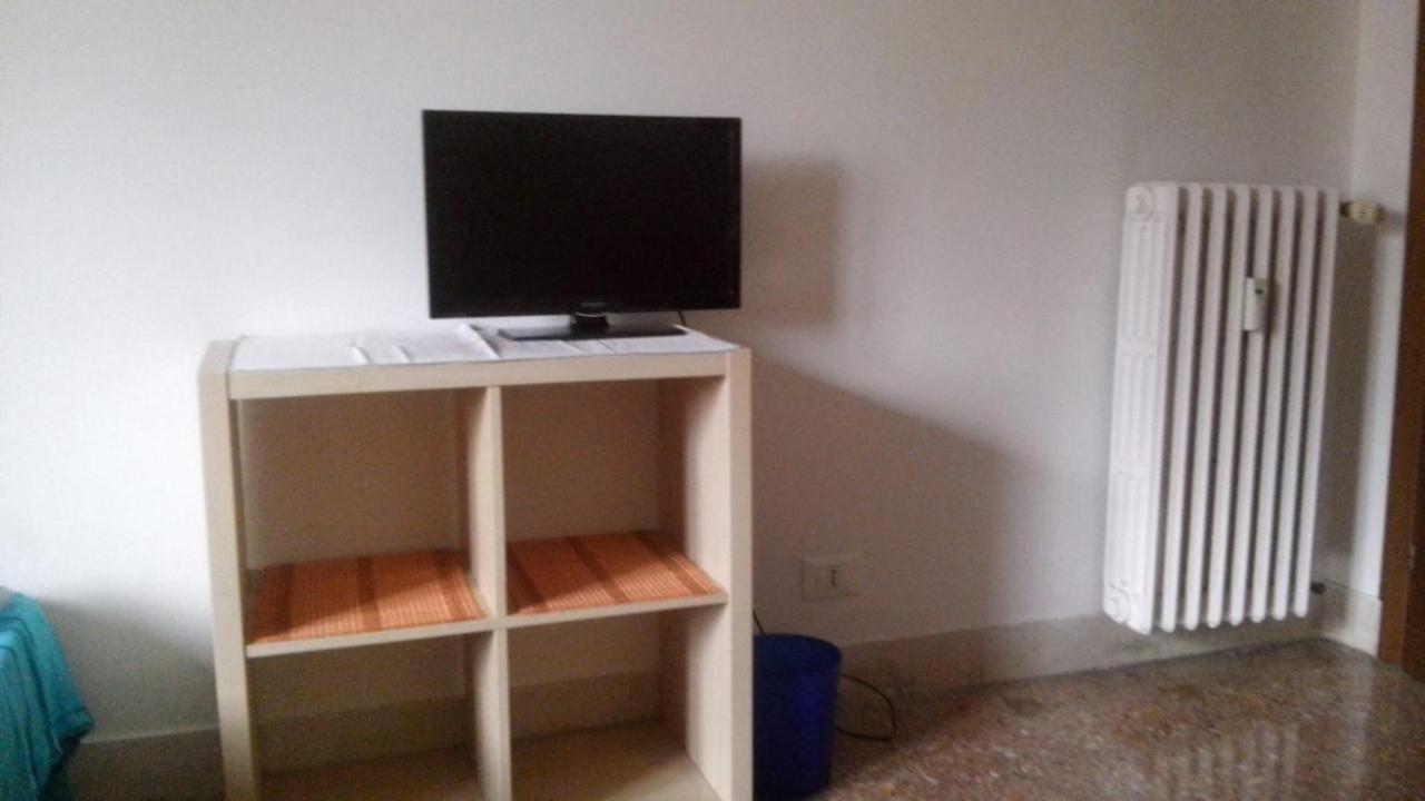 Affittacamere , Rooms Near Trastevere Station Рим Екстериор снимка